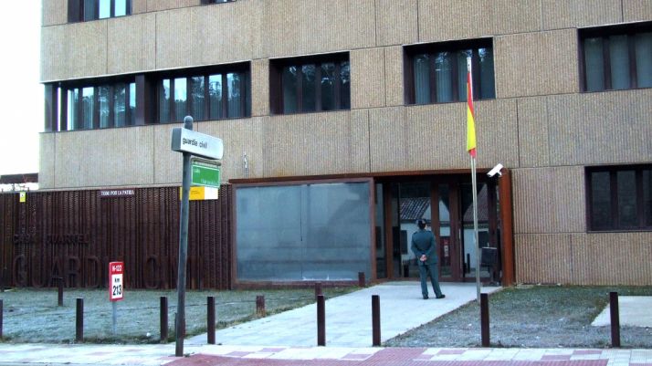 Exteriores del cuartel de la Guardia Civil en El Burgo. 