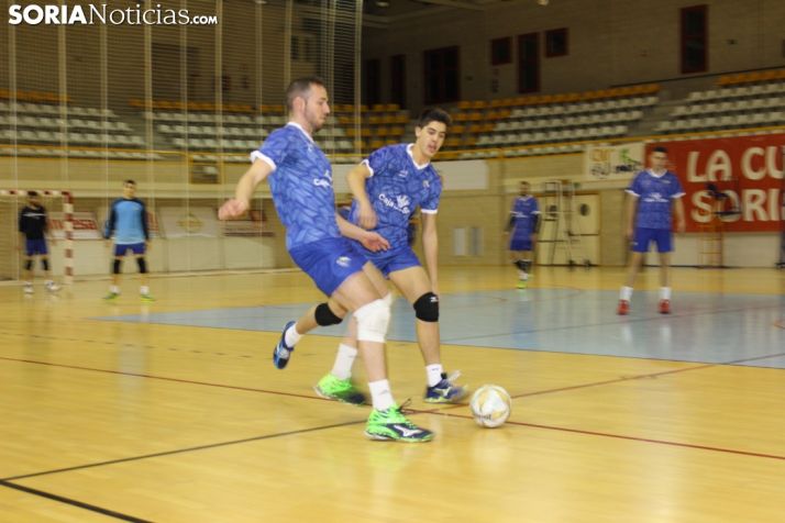 Los jugadores del Río Duero jugaron a fútbol sala en su primer entrenamiento del nuevo ejercicio.