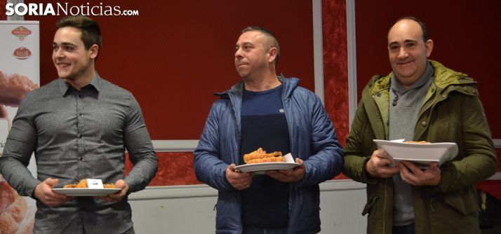 Vicente (izda.), Munera y Jiménez este domingo en el Casino. /SN