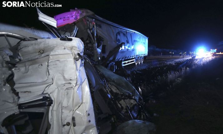 Imagen del accidente en Buberos en noviembre donde hubo que lamentar dos personas fallecidas. /SN