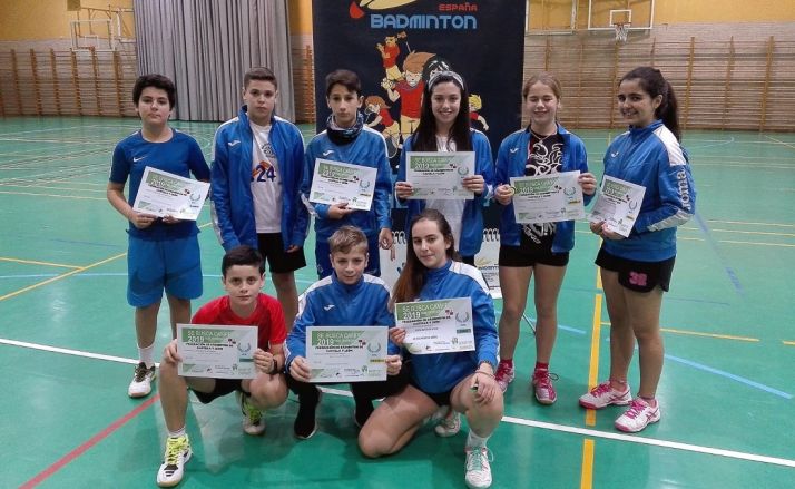 Los jóvenes jugadores en el Fuente del Rey. /CBS-CS24