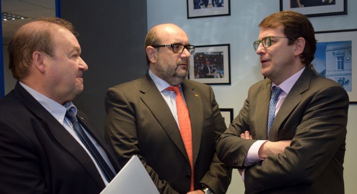 Mañueco (dcha.), Borra y Hernando. 