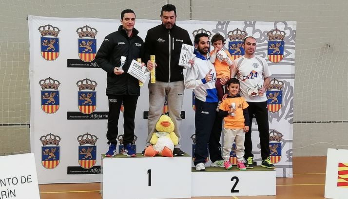 Hernansanz, (dcha.) en el podio en Alfajarín. 