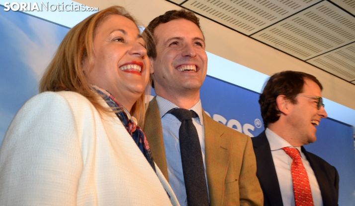 Yolanda de Gregorio, junto a Casado y Mañueco ayer. /SN