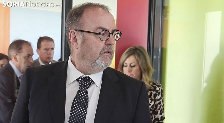 El consejero en una imagen de la visita girada esta semana a Golmayo. /SN