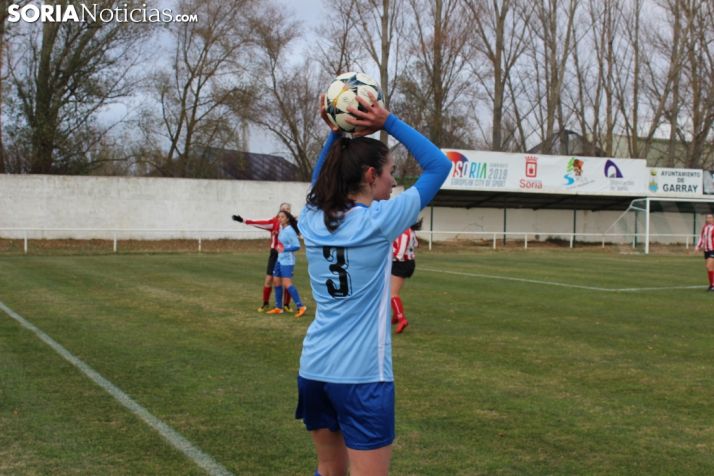 Elisa Ayuso sacando de banda en San Juan de Garray. SN