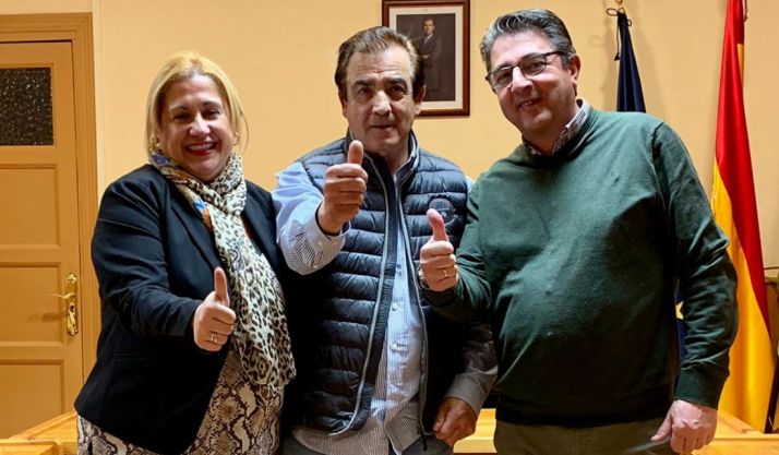 Martín, en el centro, junto a Yolanda de Gregorio y Jesús Peregrina. 