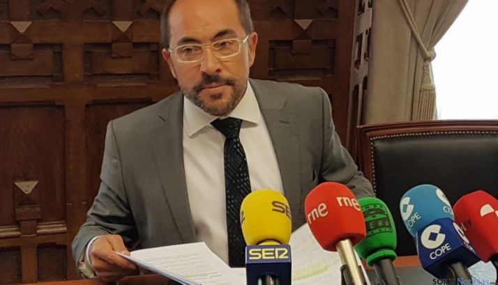 Luis Rey reclama a la Junta mayor financiación ante el boom del servicio de ayuda a domicilio en la provincia