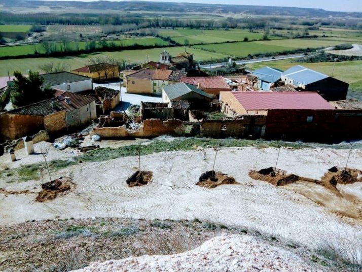 Este es el cerro que Velilla de San Esteban pretende reforestar. Asociación Cultural Barruelo