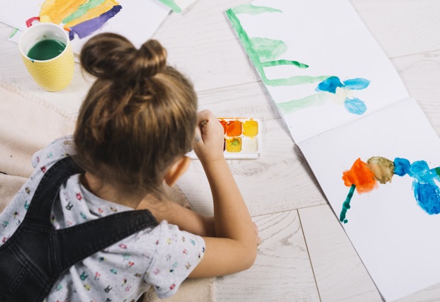 Los alumnos del Numancia fusionan literatura y puntura con la ayuda de autores sorianos