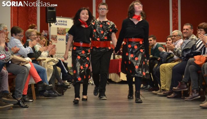 Salero y fiesta en la pasarela de ANDE