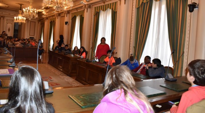 Alumnos del CEIP Prácticas Numancia visitan la Diputación para aprender a emprender