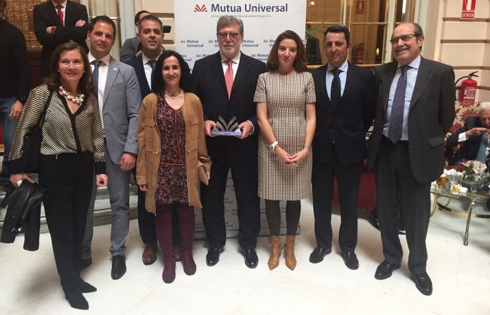 Representantes de Mutua junto con el equipo de Riesgos Laborales de FOES este martes.  