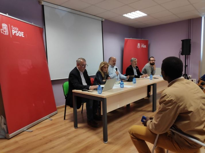 El debate sobre los Derechos Universales de Afrosocialist@s y PSOE Soria concluye que “las personas migrantes que viven en nuestras ciudades deben implicarse en la toma de decisiones”. PSOE