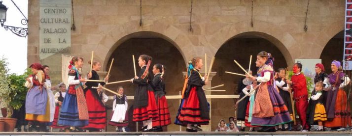 Danzas Sorianas solidarias este sábado en la Audiencia