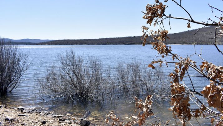 El embalse se mantiene por encima del 77%
