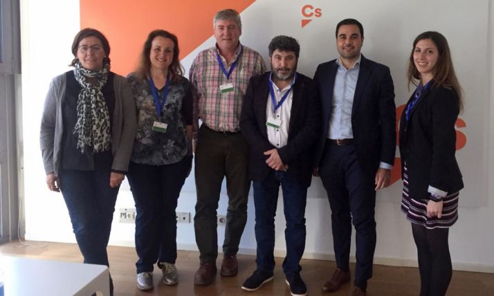 Asistentes al encuentro de este jueves. 