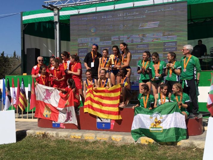 Castilla y Léon Sub-18, de la que formaba parte Silvia Ondiviela, fue segunda en Sevilla. Cedida