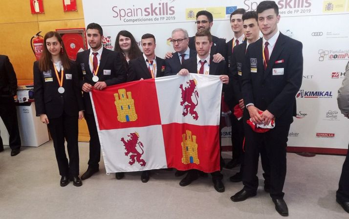 Los alumnos castellano-leoneses tras las pruebas. 