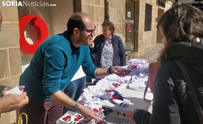 El puesto de Soria Ya repleto durante toda la mañana. /SN