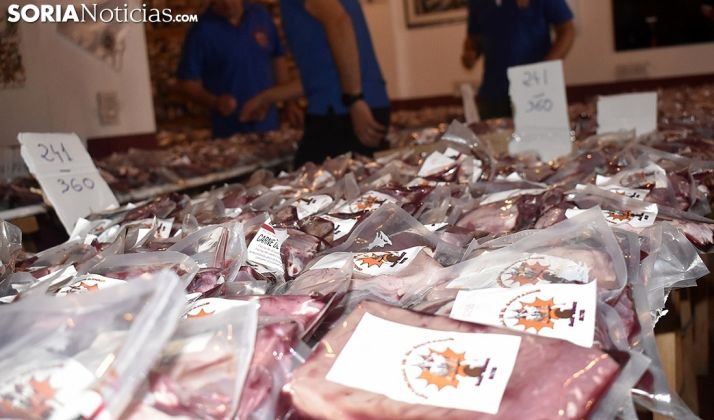 Tajadas preparadas para el reparto en el Sábado Agés. /SN