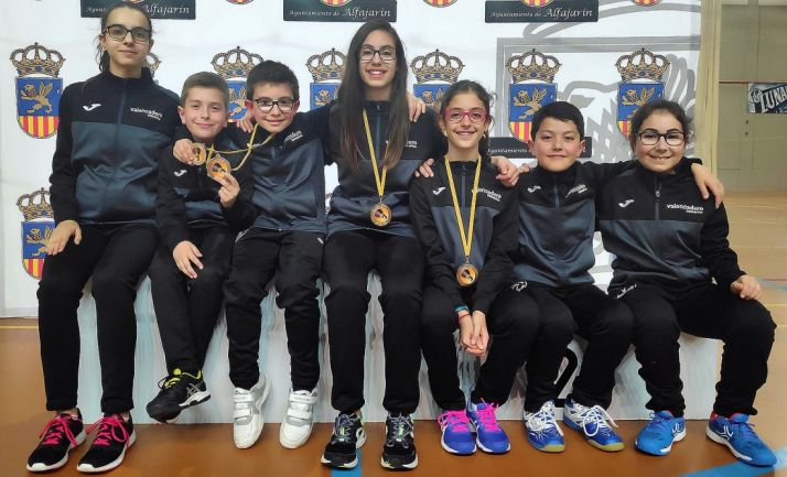 De izquierda a derecha: Cristina Quintanilla, Miguel Pérez, Hugo Sanz, Carmen Carro, Irene Gárate, Ian Antón y Diana García