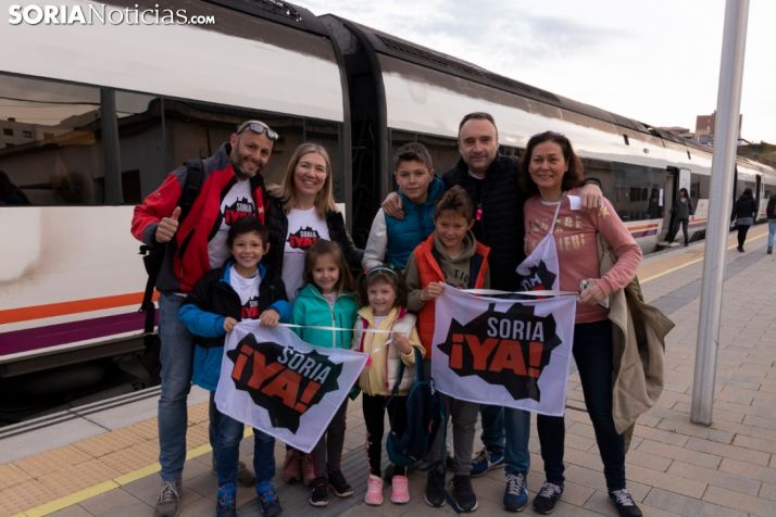 Fotos: Los autobuses sorianos y el tren ya van camino a Madrid 