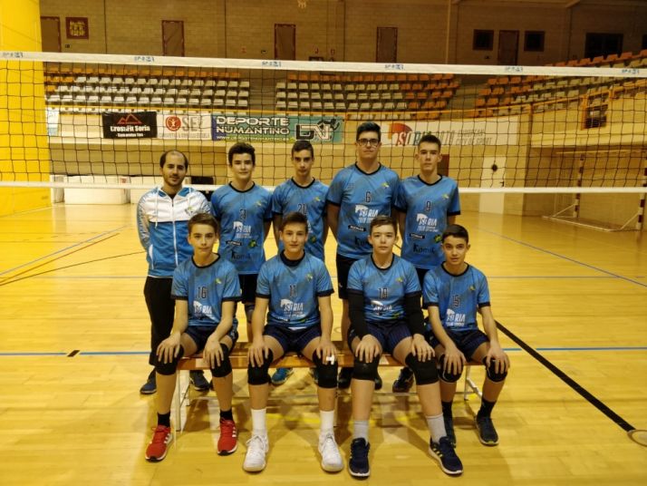 Formación celeste correspondiente a su escuadra Cadete. 