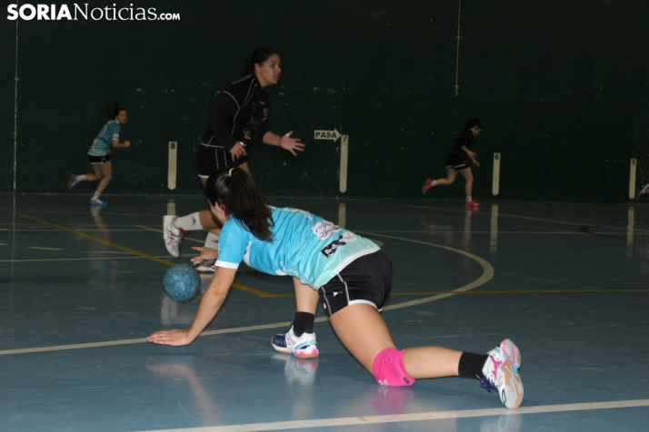 El BM Ágreda vence (21-25), pero no convence en la segunda mitad ante el Colores