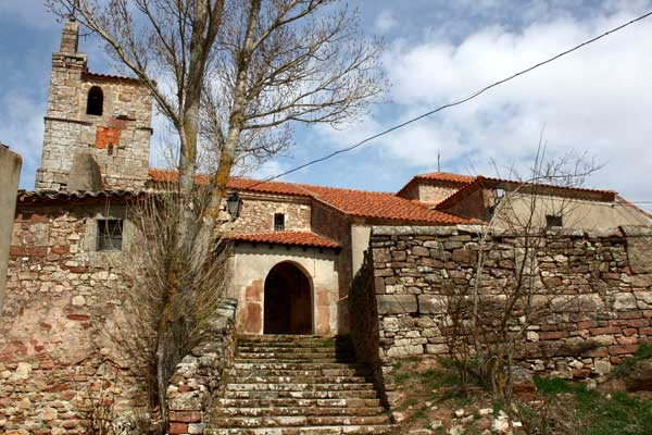 El Justicia de Aragón acude a las fiestas de Alcubilla de las Peñas