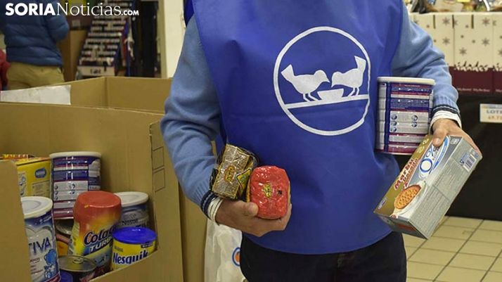 Un voluntario soriano en la Gran Recogida del Banco de Alimentos de Soria. /SN