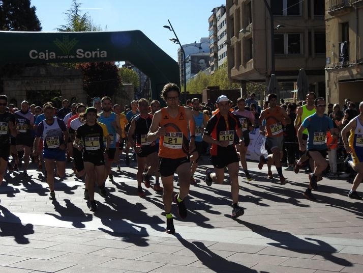 Bego Usabiaga y David Cuesta, vencedores de la VIII Travesía Alto Duero