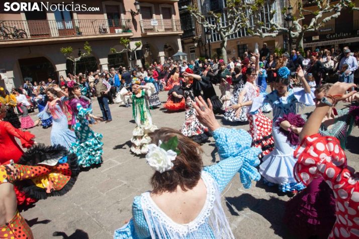 GALERÍA: La romería de la Feria de Abril inunda Soria con un color especial