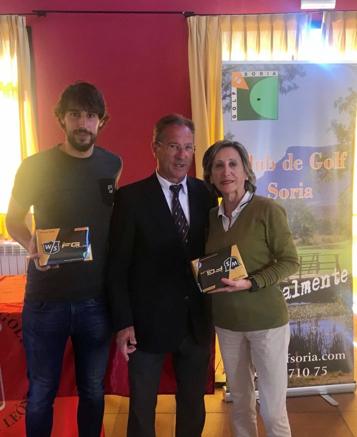 Antonio de Pablo y Gloria Martínez, ganadores del IV Campeonato Regional de Golf 