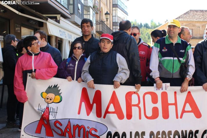 Visibilidad, solidaridad y música en la XXXI Marcha Popular de Asamis