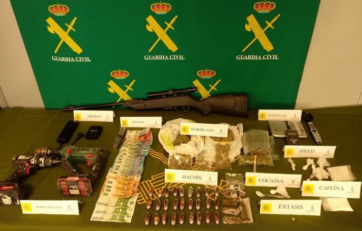 Sustancias, dinero y objetos incautados en la operación Killdog. /GC