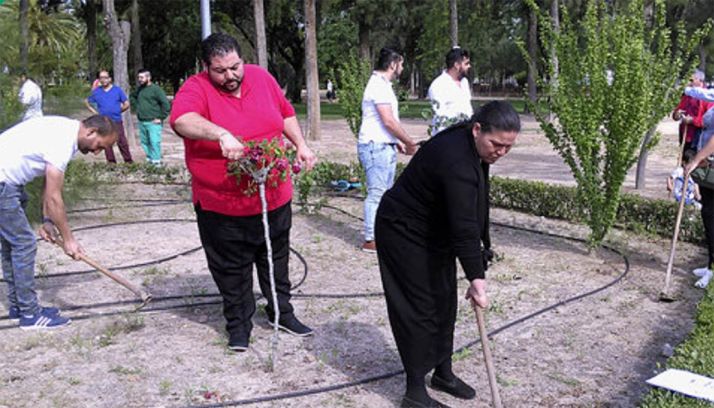 Miembros de la comunidad gitana en un taller de empleo. /UR