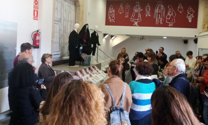 Una imagen de la visita a la entrada del museo. /Dip.