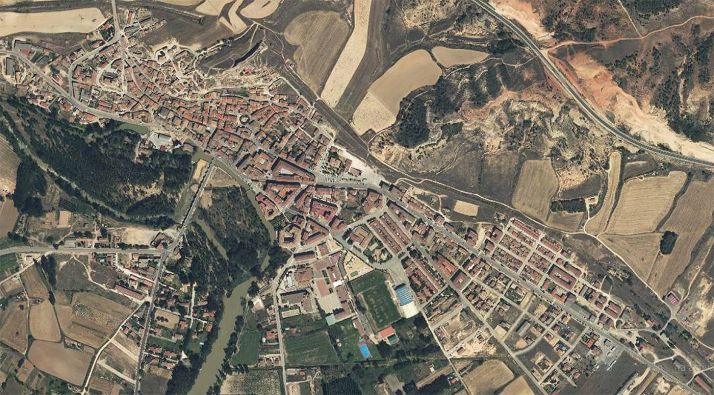 Una vista aérea de San Esteban de Gormaz. 