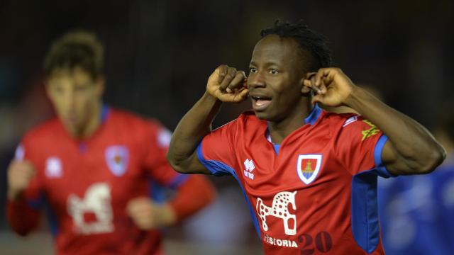 El jugador del CD Numancia festejando su tanto ante el Oviedo. /LFP