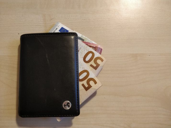 Devuelven una cartera extraviada con más de 1.000€ en Soria