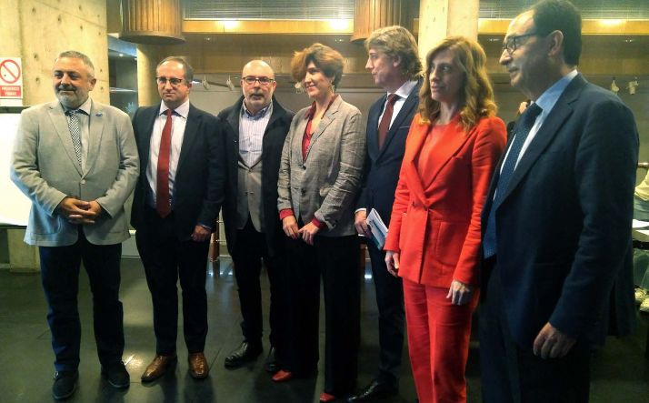 Imagen de familia de la inauguración del III Foro Cultura y Ruralidades.