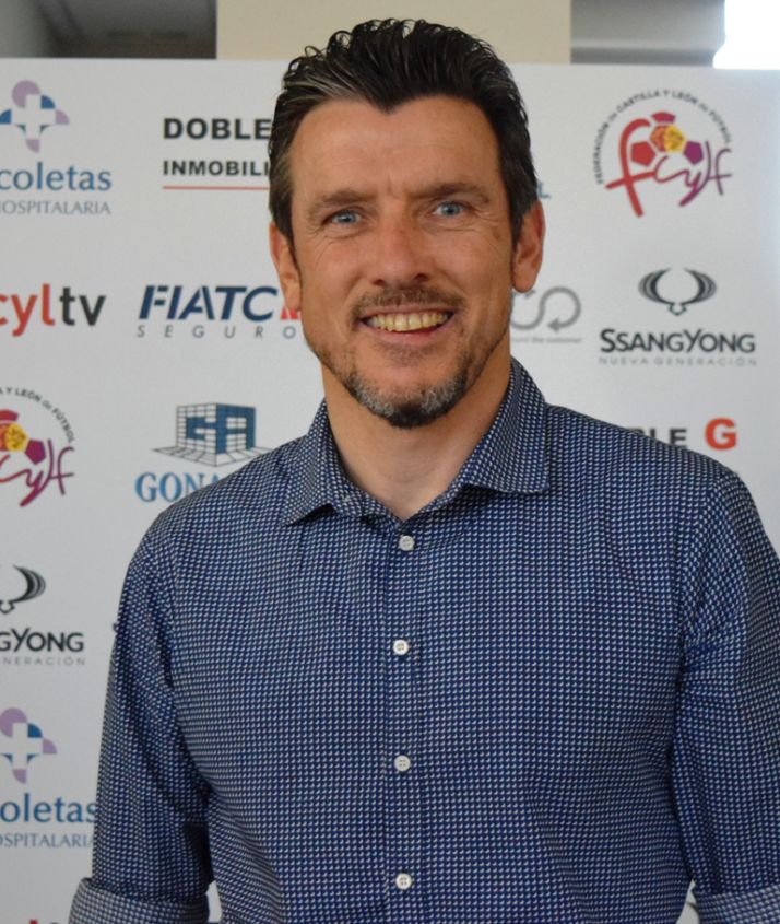 Unzué, ex entrenador del Numancia, presente en el Congreso.