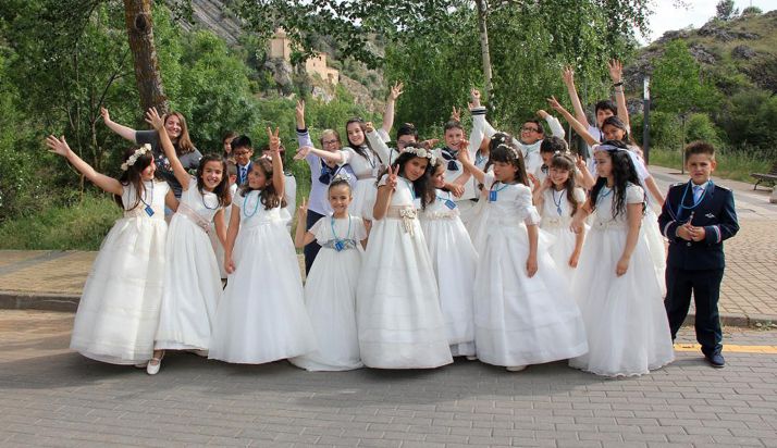 Los comulgantes, en su fiesta cerca de San Saturio. 
