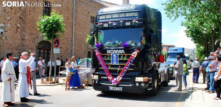 El nuevo retraso en la A-11 empaña para los transportistas su fiesta de San Cristóbal