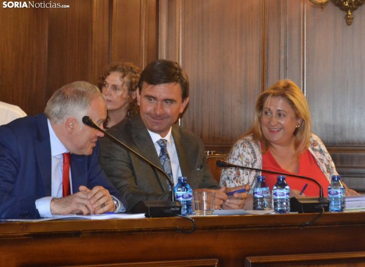 De Gregorio cede ante Mínguez para negociar el dinero de la oposición