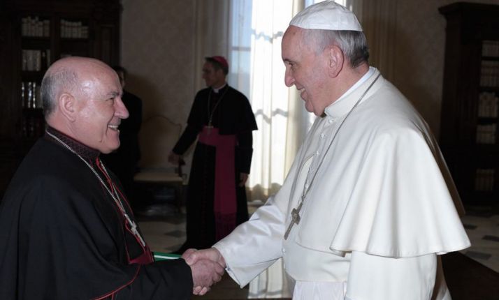El arzobispo, con el Papa. /Ecclesia