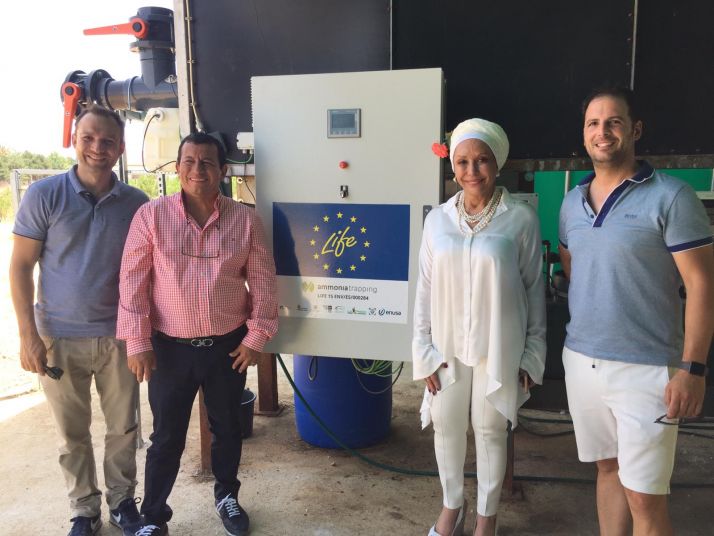 La líder colombiana Piedad Córdoba visita COPISO y la granja avícola La Cañada Soriana