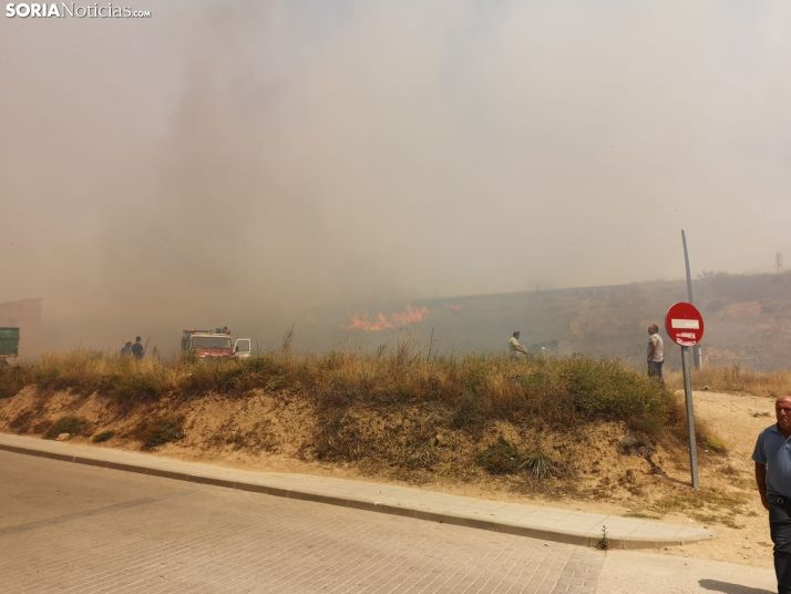 El incendio de San Esteban calcina 35 hectáreas de cereal y matorral