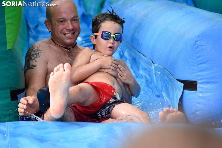 GALERÍA: Chapuzones increíbles en los toboganes acuáticos de Camaretas